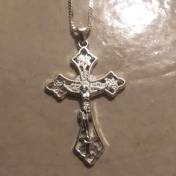 925 sterling silver crucifix pendant with chain - Picture 1 of 7